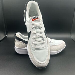 Men's Size 9 & 9.5 Nike Waffle Debut